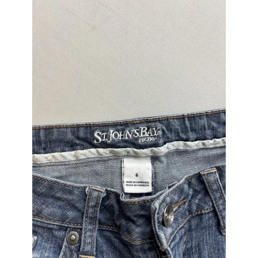 St. Johns Bay Womens Blue Straight Leg Jeans Size 6 Medium Wash 30 Inseam